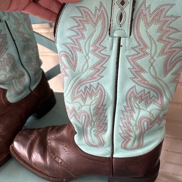 Justin Boots Women’s Turquoise and Tan Leather Boots | Size 9B - Picture 2 of 10
